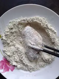 Make Five fried chicken wings step 4
