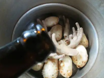 Make Chicken claw potato soup step 1