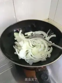 Make Eggs and onions step 3