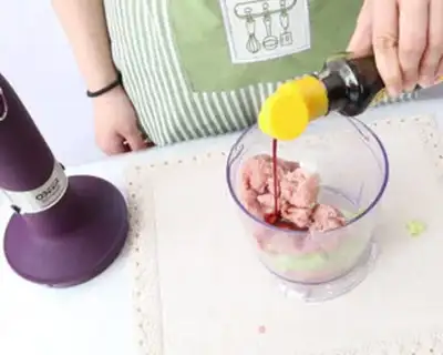 Make Baby eats meatballs step 2