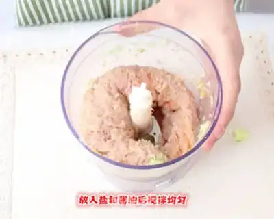 Make Baby eats meatballs step 4