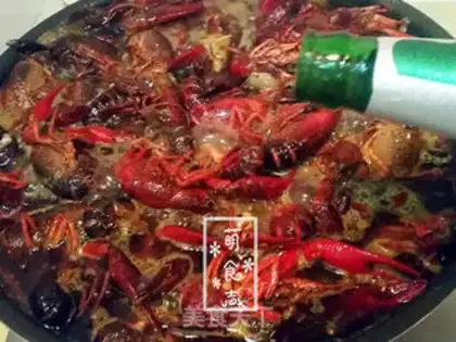 Make Spicy 13-spicy lobster step 8