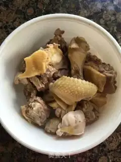 Make Red-tree mushroom chicken soup step 1