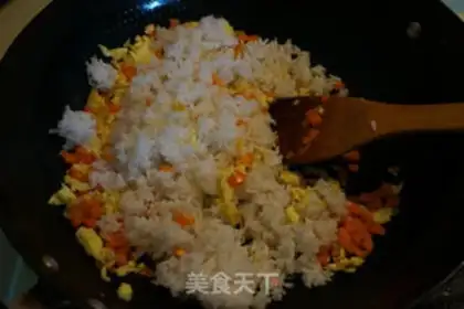 Make Frozen sauce, egg fried rice step 4
