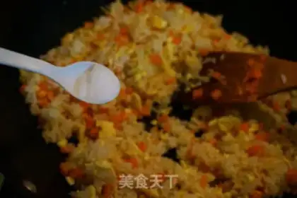 Make Frozen sauce, egg fried rice step 5