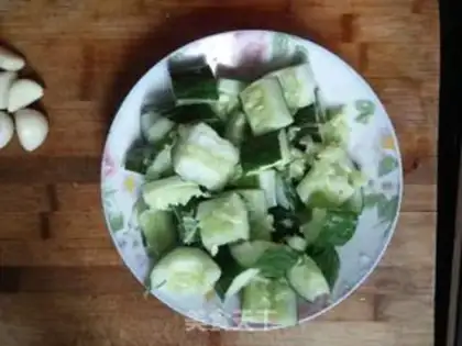 Make Shoot the cucumber step 1