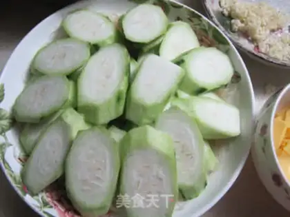 Make Fans chopping peppers, silk melons step 4