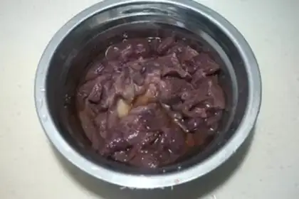 Make cucumber fried liver step 2