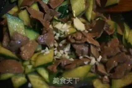 Make cucumber fried liver step 9