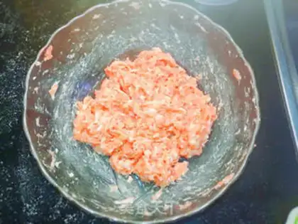 Make Pork celery dumplings step 0