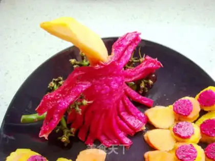 Make Peacock Opens a fruit platter step 8