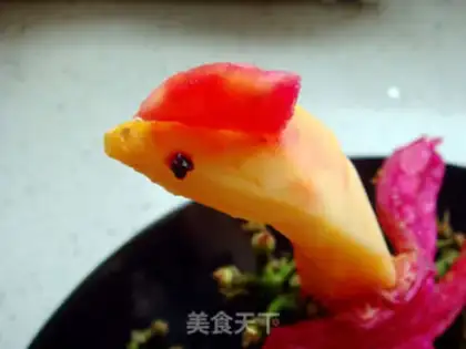 Make Peacock Opens a fruit platter step 9