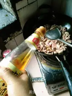 Make Celery tomato fried chicken step 1