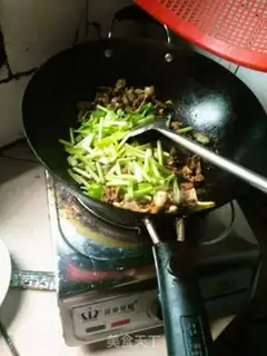Make Celery tomato fried chicken step 4
