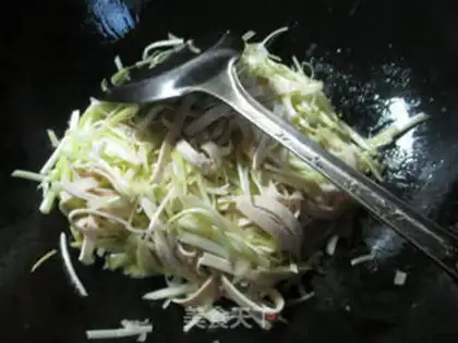 Make The sprouts are fried step 3
