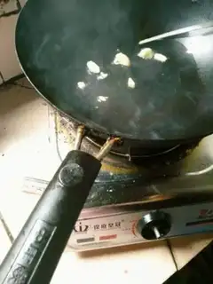 Make Garlic smelt step 1