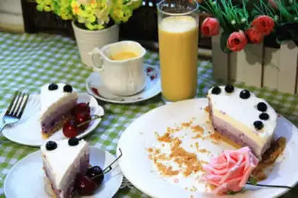Make Blueberry frozen cheesecake step 5