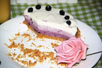 Make Blueberry frozen cheesecake step 7