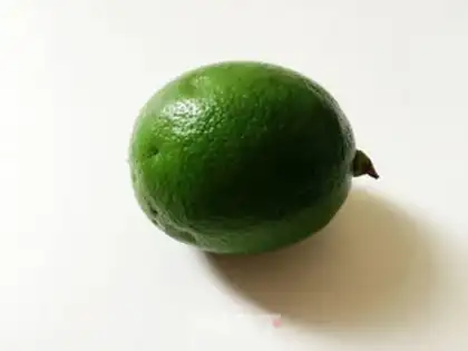 Make Sunshine Beach cocktail step 1