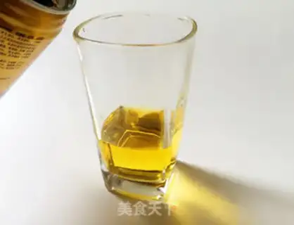 Make Sunshine Beach cocktail step 2