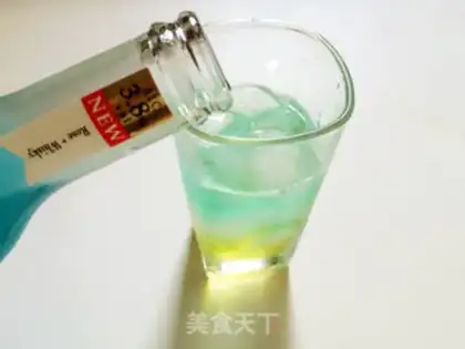 Make Sunshine Beach cocktail step 4