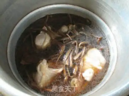Make Tea mushroom chicken leg soup step 7