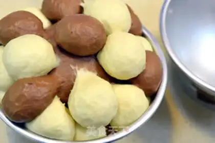 Make Brazilian football bread step 10