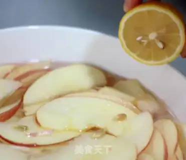 Make Baked apple chips step 2