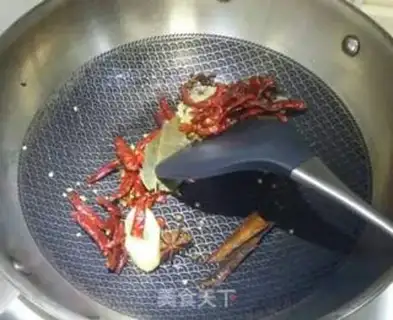 Make Three-spicy lobsters step 12