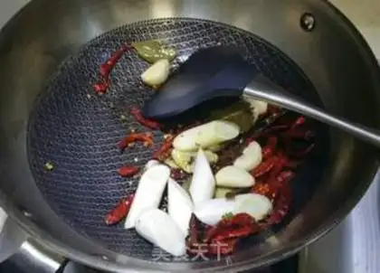 Make Three-spicy lobsters step 13