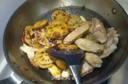 Make Three-spicy lobsters step 16