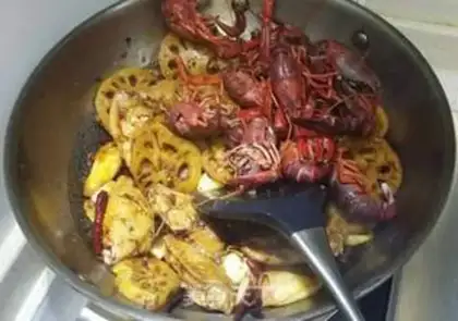 Make Three-spicy lobsters step 17