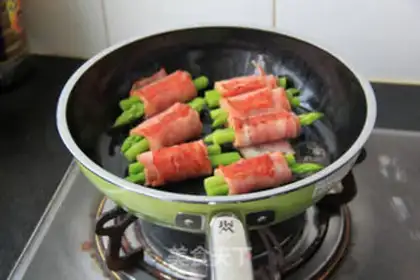 Make Bacon Blue Roll step 5