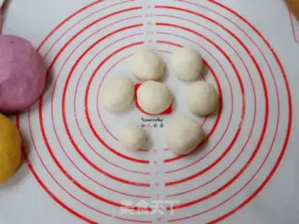 Make The colored rose bun step 4