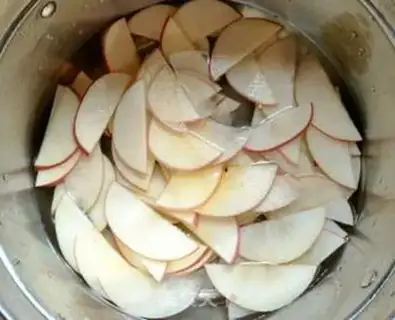 Make "Seven Eve Apple Roses." step 2