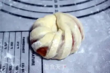 Make Pumpkin squeezing bread step 11
