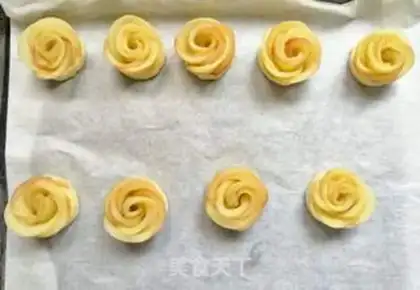 Make "Seven Eve Apple Roses." step 9