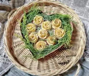 Make "Seven Eve Apple Roses." step 10