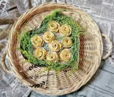 Make "Seven Eve Apple Roses." step 11
