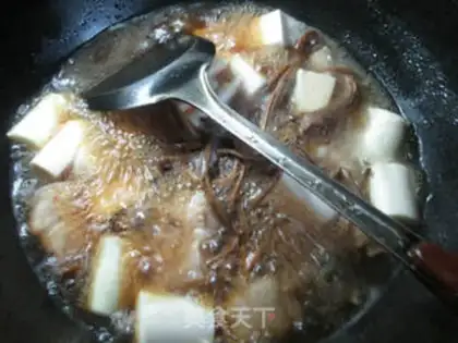 Make Tea mushrooms are burning with five flowers step 9