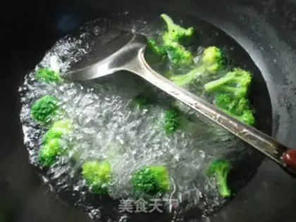 Make Crab with broccoli step 2