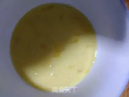 Make Tomato fried eggs step 1