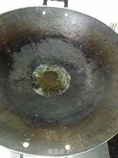 Make Tomato fried eggs step 2