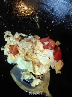 Make Tomato fried eggs step 6