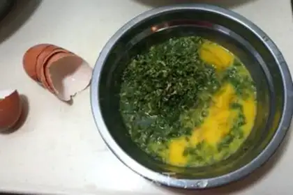 Make Fried eggs step 4