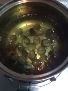 Make Autumn fried sea cucumber step 3