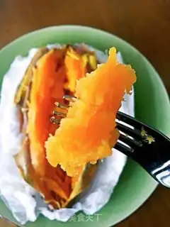 Make Microwave baked potatoes step 2