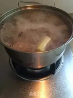 Make Korean pigbone soup step 2