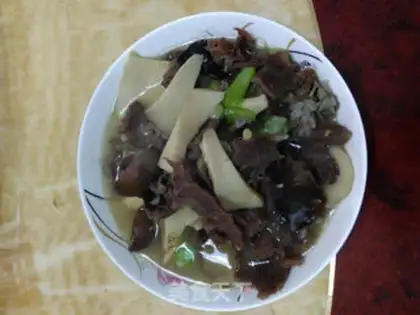 Make Three mushrooms of beef soup step 7