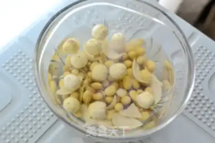 Make Five grains of soya step 1